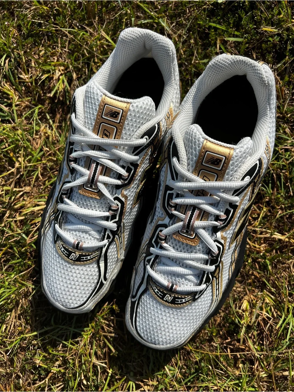 CLEAN New Balance size 11 Womens 740 Gold White Running shoes